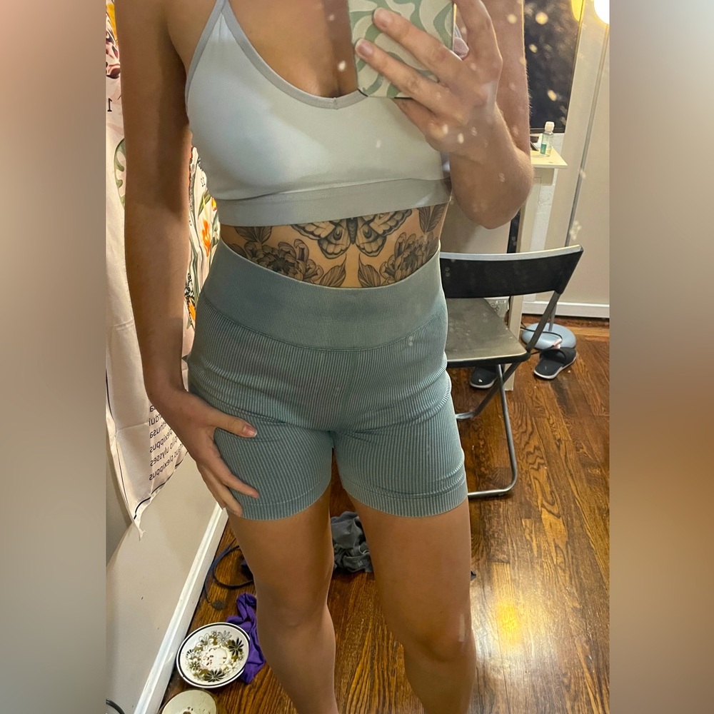 Kohls High Rise Ribbed Biker Shorts - Picture 2 of 3